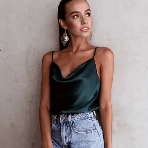 top en soie vert