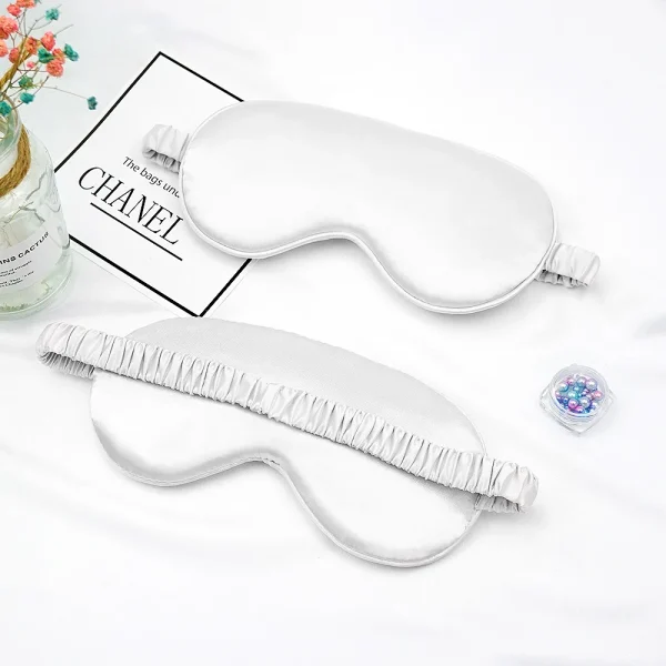 masque de nuit en soie blanc