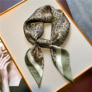 foulard chic vert en soie