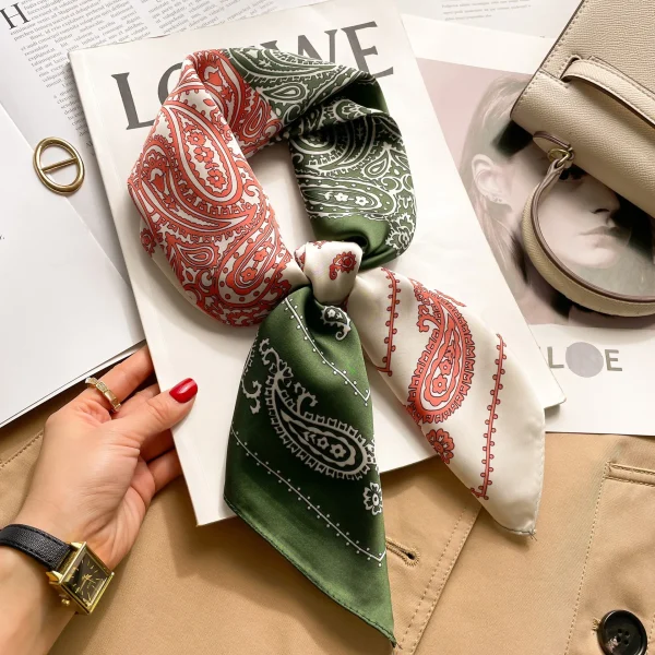 foulard élégant en soie vert