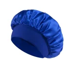 bonnet en soie couleur bleu