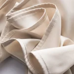 top blanc en soie