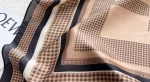foulard marron en soie