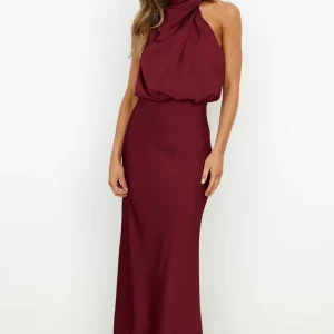 robe en soie chic rouge