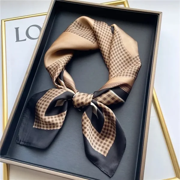 foulard en soie élégant marron